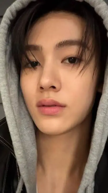 ai character: Seonghyeon background
