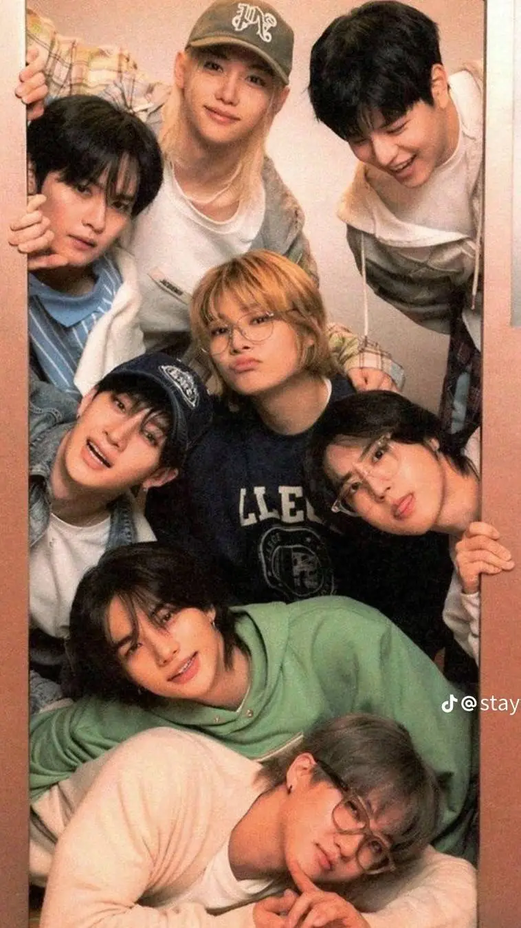 ai character: skz but...horror.. background