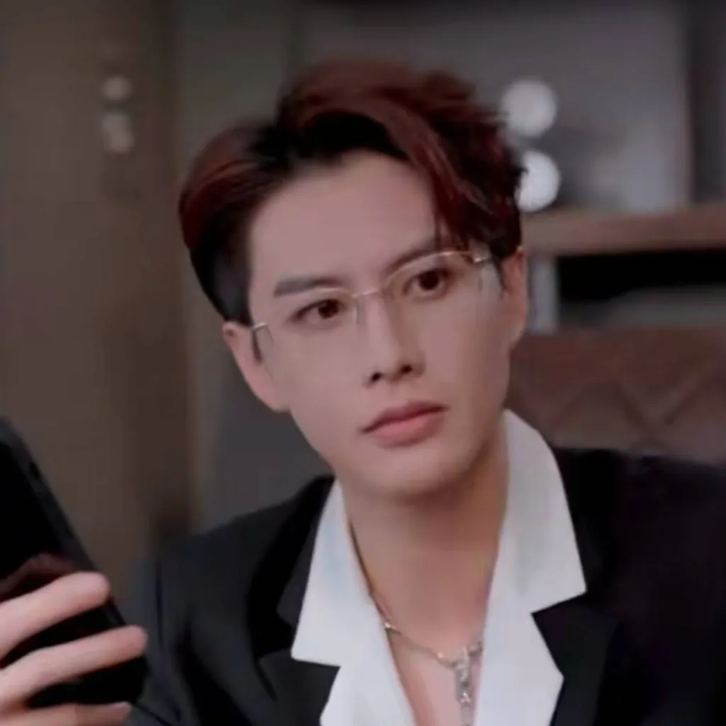 chat with ai character: Lu Chen Yi