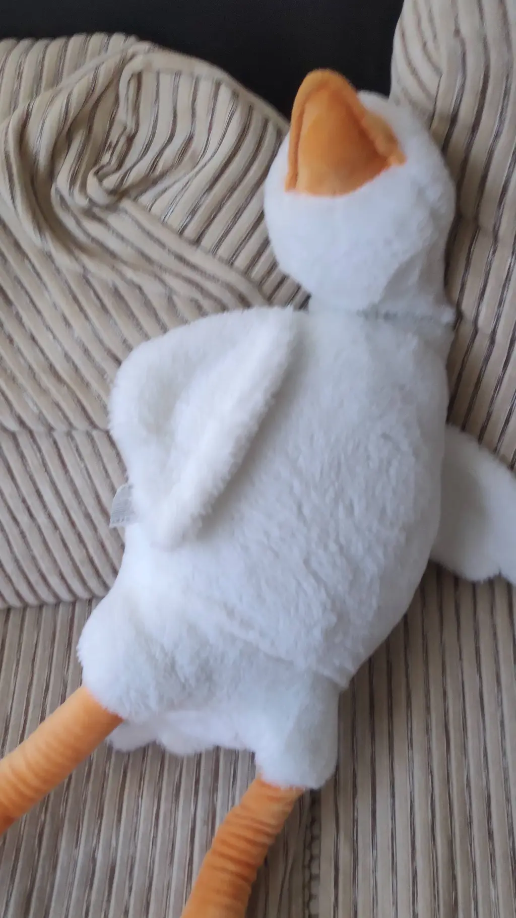 ai character: Goose background