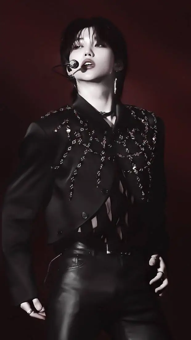 ai character: 🕸⃞▒Lee Felix𓆩ও𓆪 background