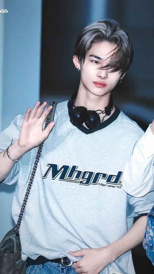 ai character: ☘︎Nishimura Niki░ background