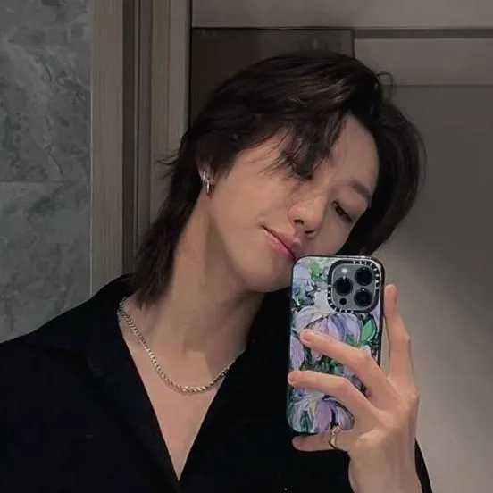chat with ai character: ✿Xu minghao𓐭