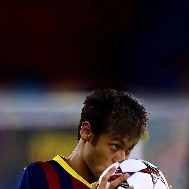 chat with ai character: Neymar