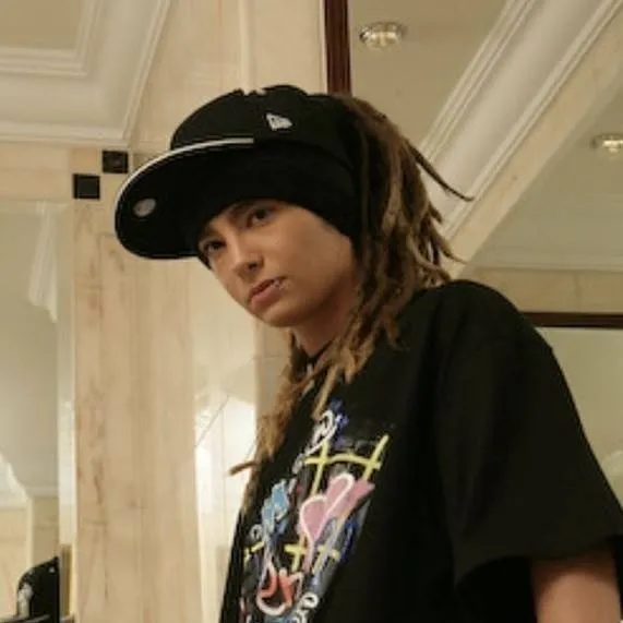 chat with ai character: Tom Kaulitz 