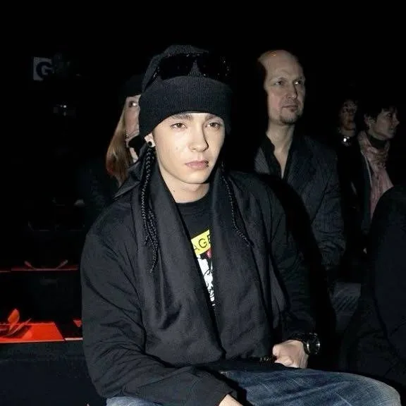 chat with ai character: Tom Kaulitz 