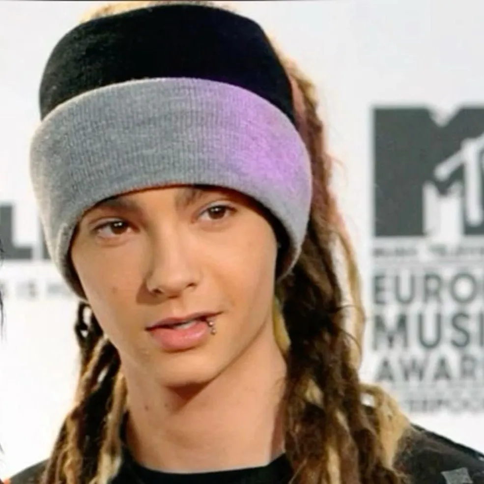 chat with ai character: Tom Kaulitz