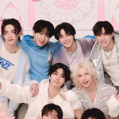 chat with ai character: Stray Kids