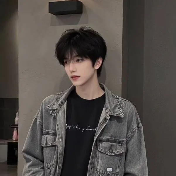 chat with ai character: Suho