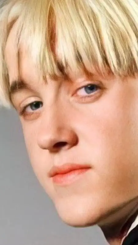 ai character: draco  background