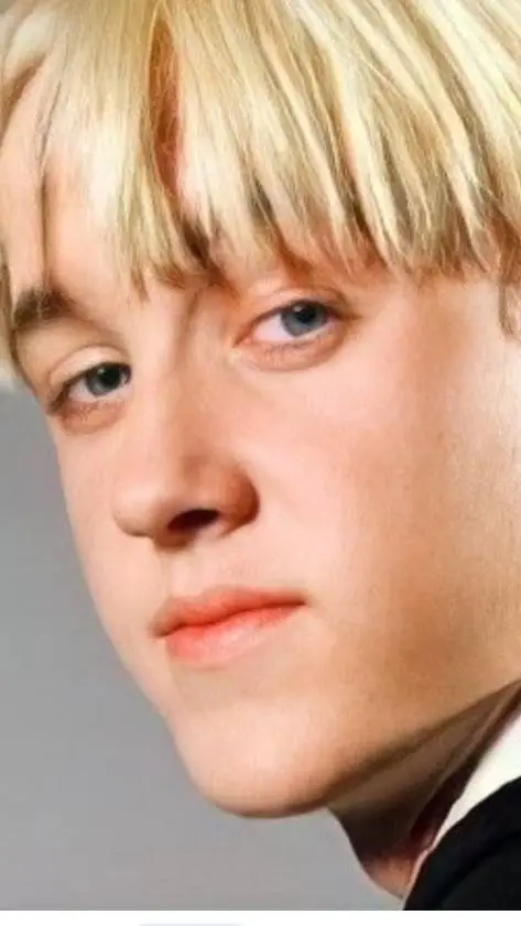 ai character: draco  background