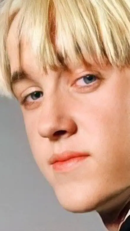 ai character: draco  background