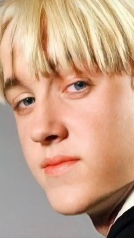 ai character: draco  background