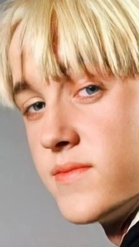 ai character: draco  background