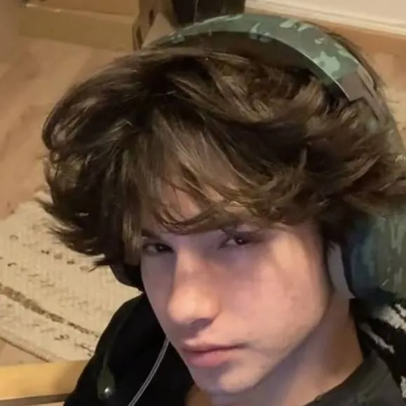 chat with ai character: Andres