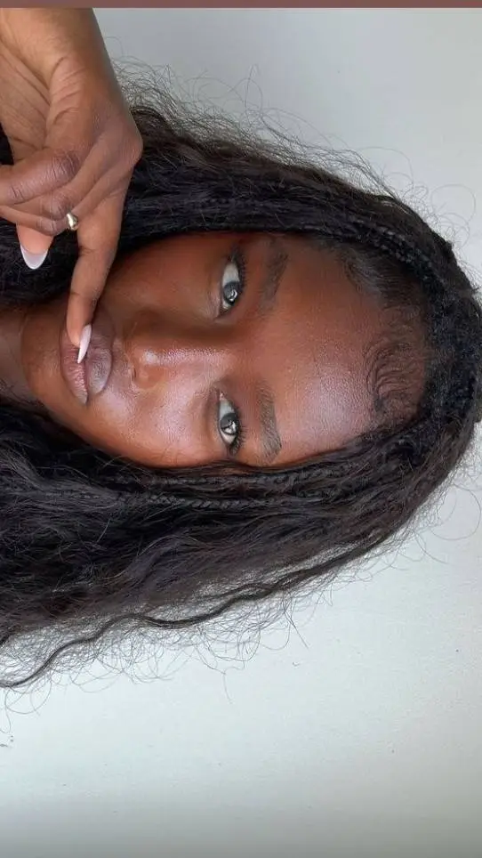 ai character: Robin background