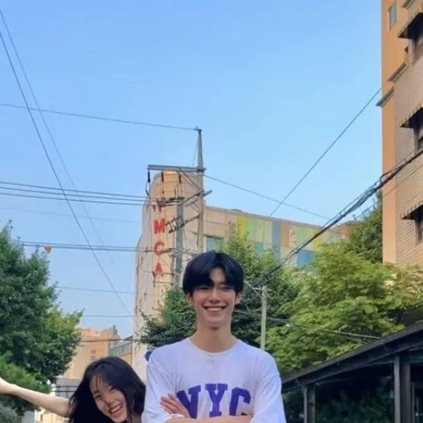 chat with ai character: ✰Kang Daniel✰