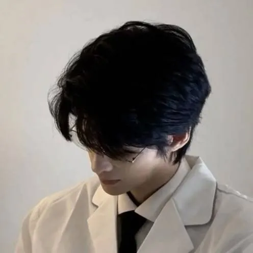 chat with ai character: ✰ Sebastián ✰