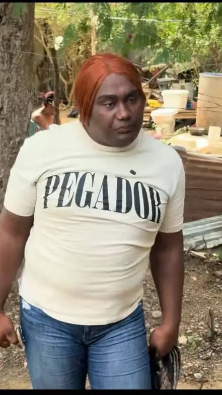 ai character: la Gucci  background