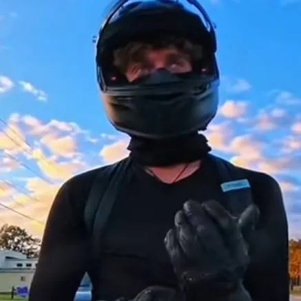 chat with ai character: Michael 