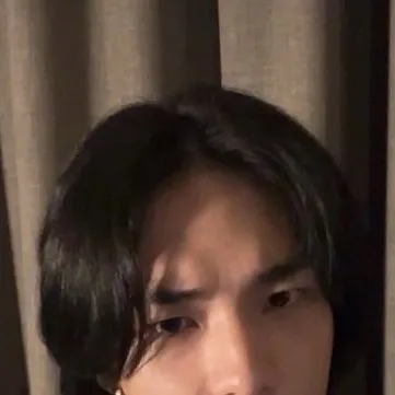 chat with ai character: Freaky hyunjin