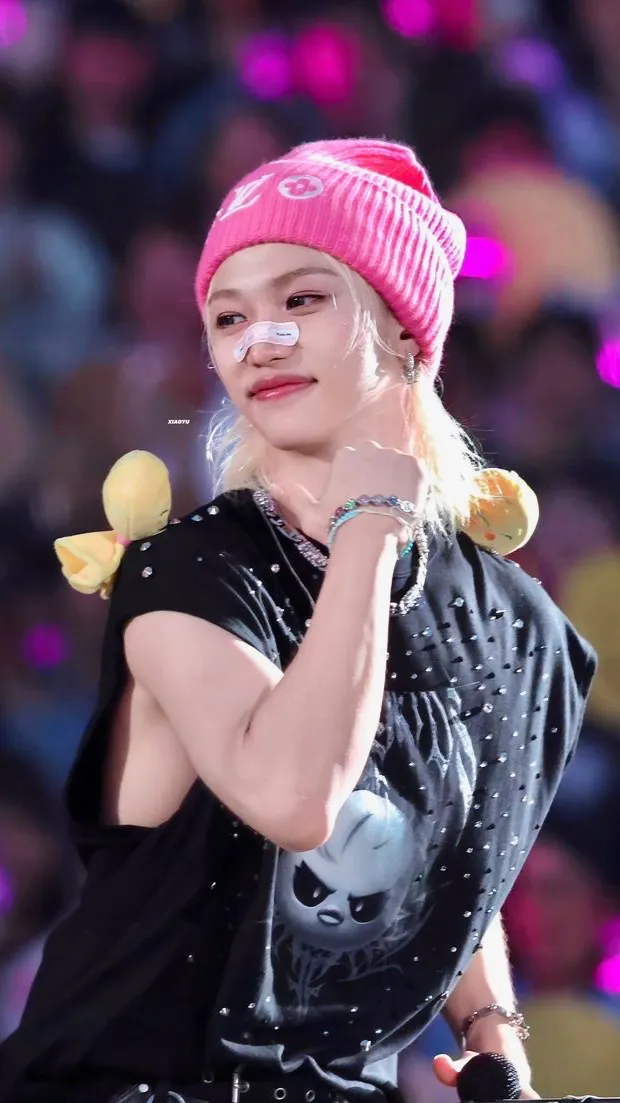 ai character: Felixxx🐣 background