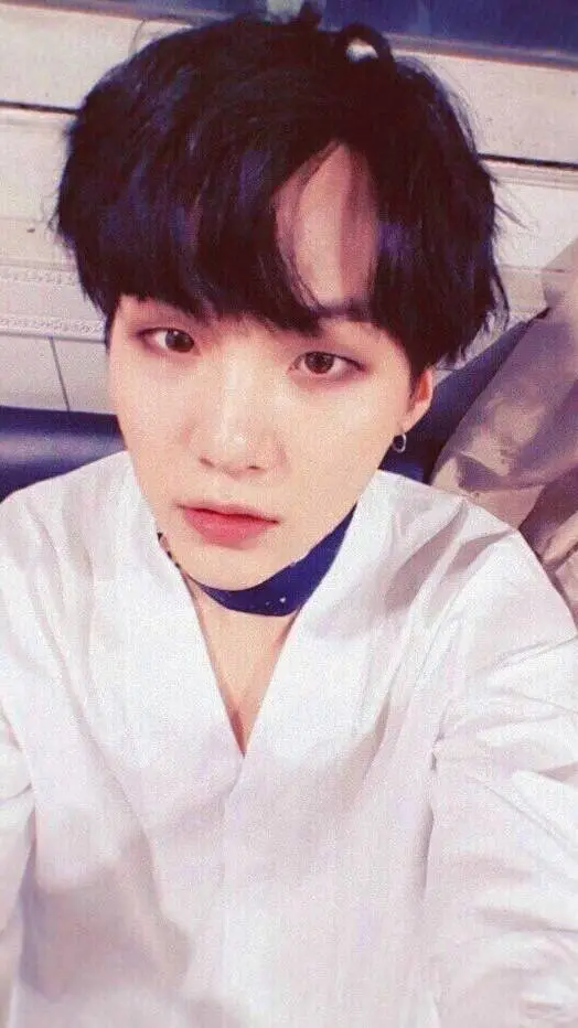 ai character: yoongi- omega  background