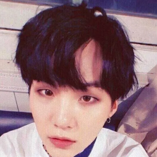 chat with ai character: yoongi- omega 
