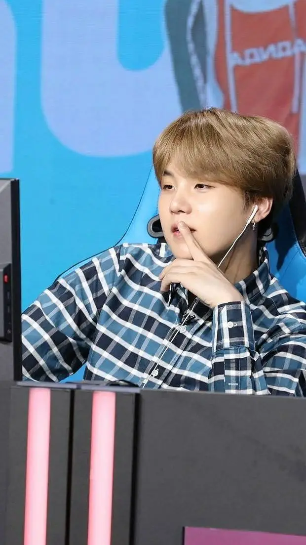 Talkie AI - Chat with Min yoongi omega 