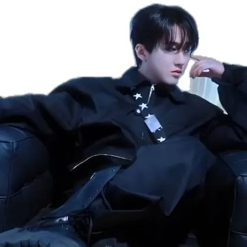 chat with ai character: Чан Бин