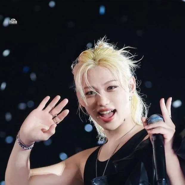 chat with ai character: Феликс 