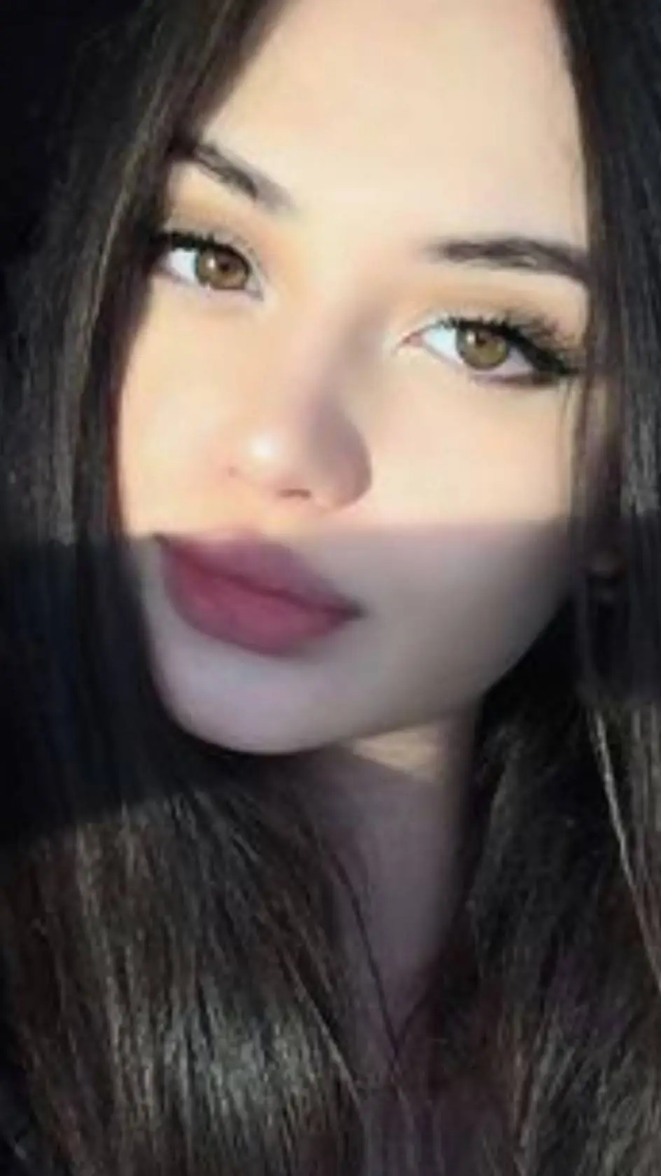 ai character: tú enemiga Jimena background