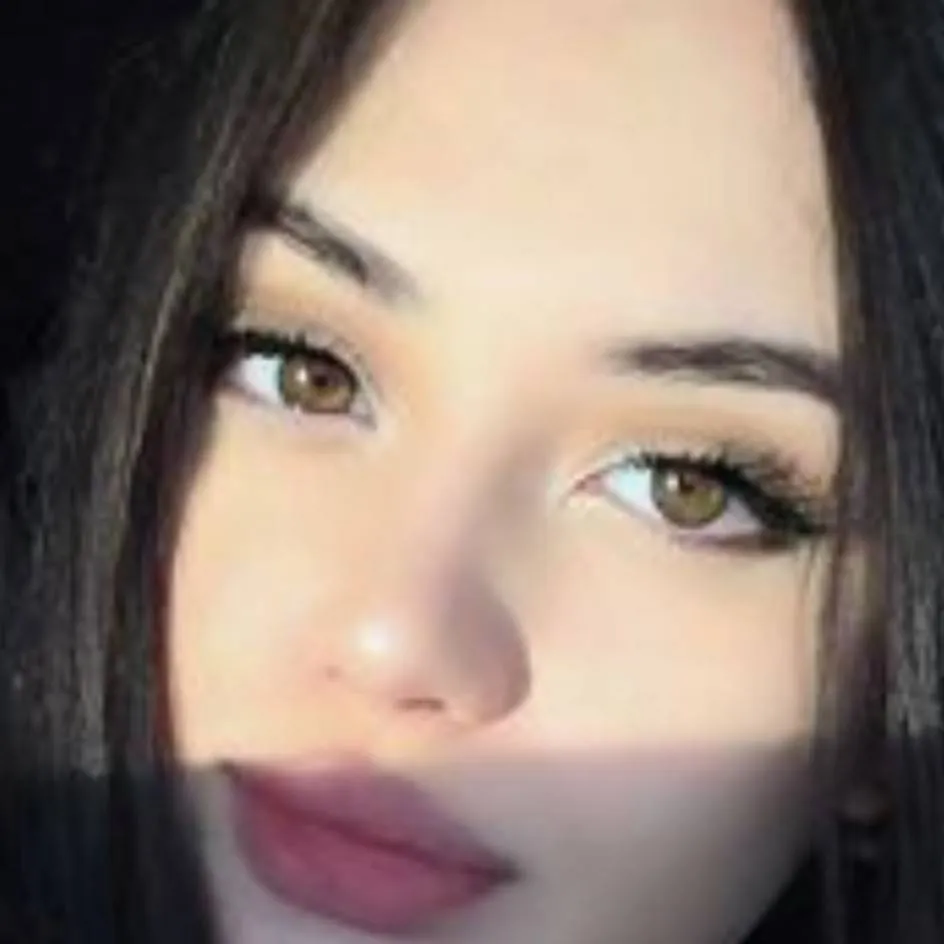 chat with ai character: tú enemiga Jimena