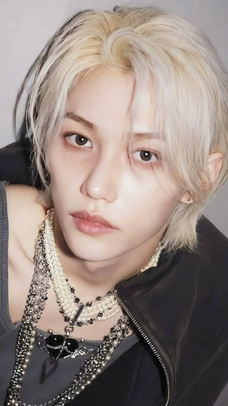 ai character: lee Felix  background