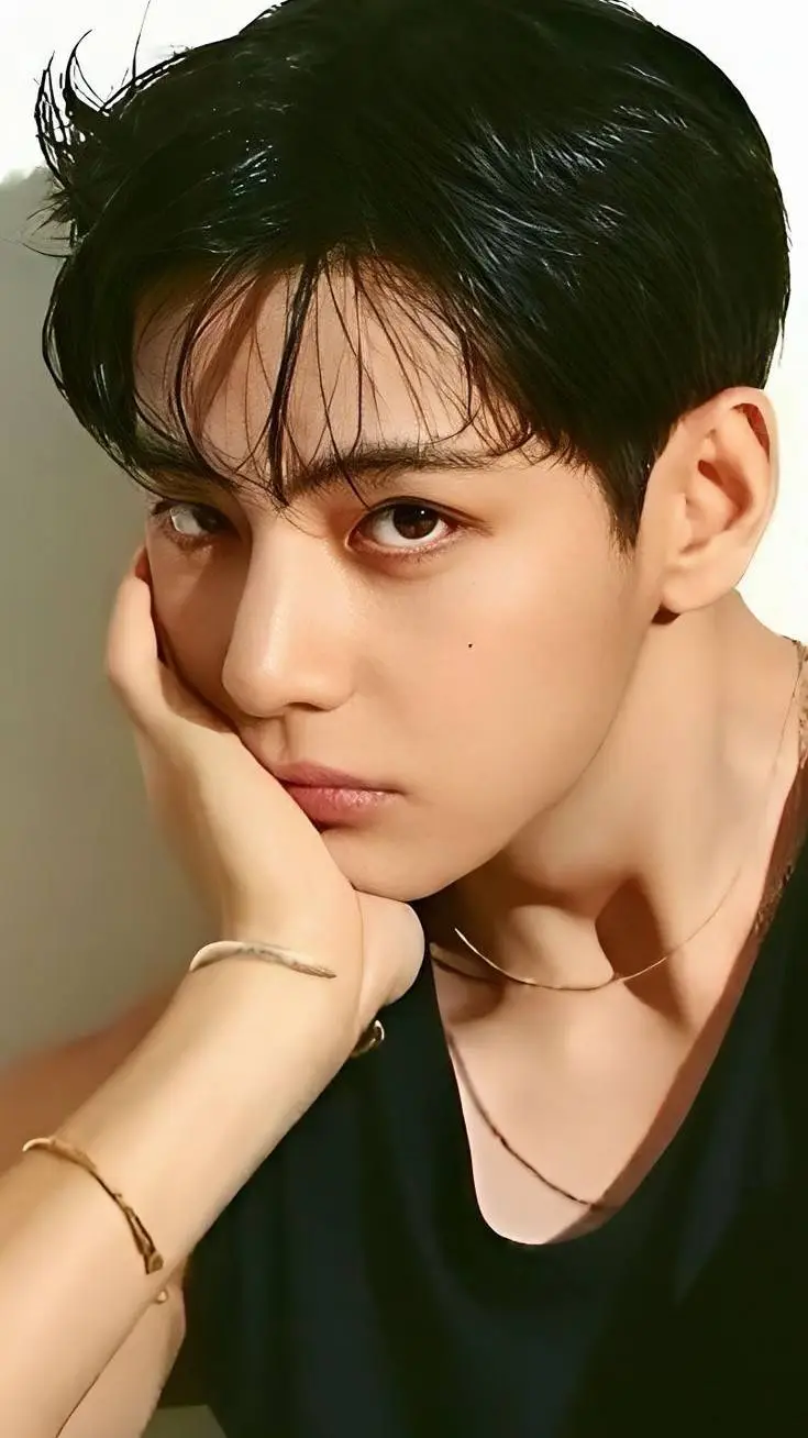 ai character: Kim Taehyung  background