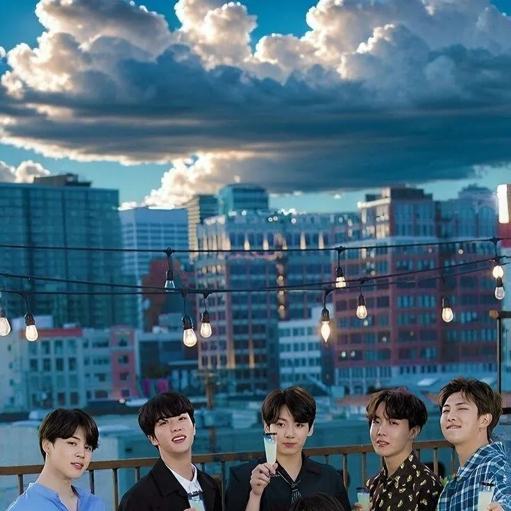 chat with ai character: BTS 