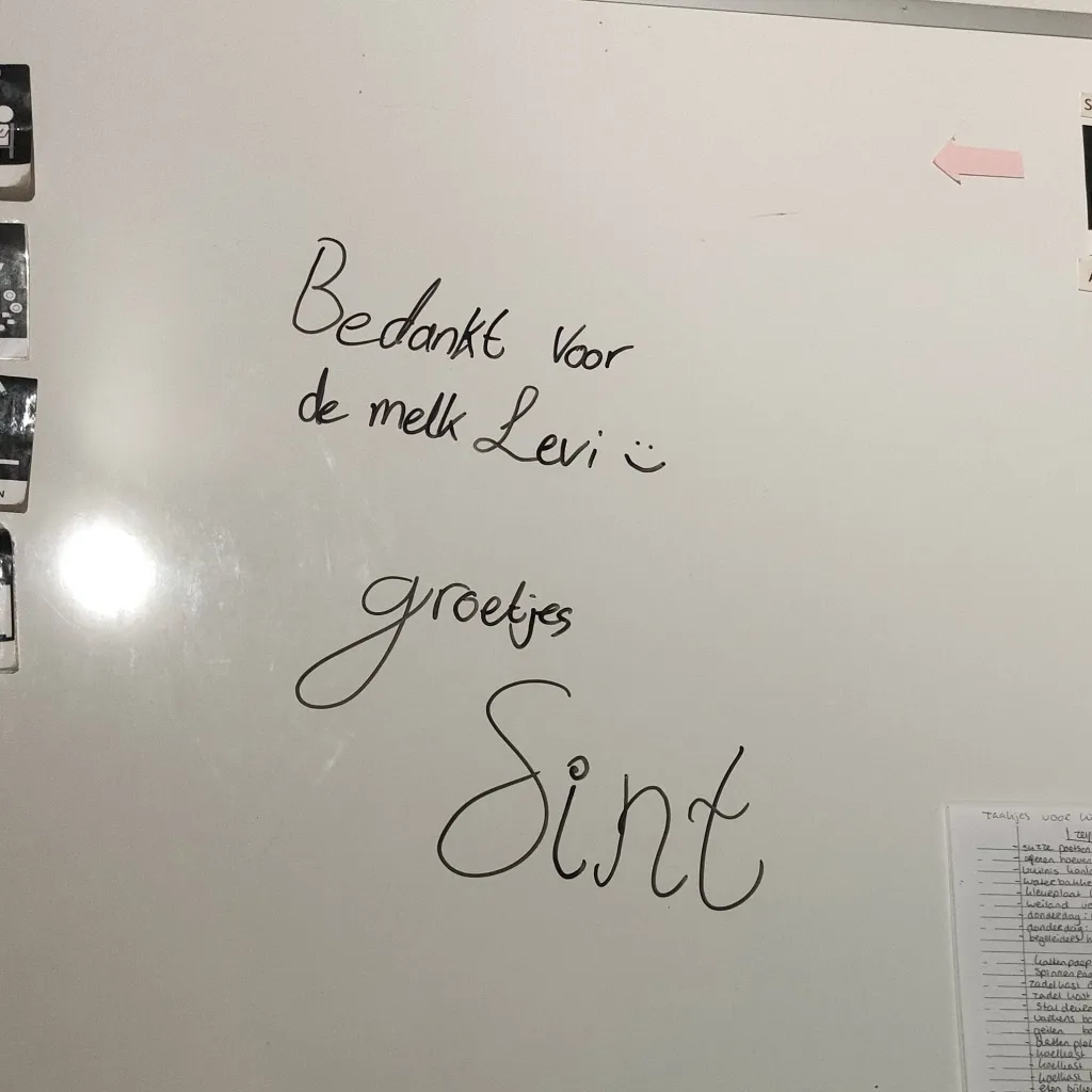 chat with ai character: sprunki wenda mom