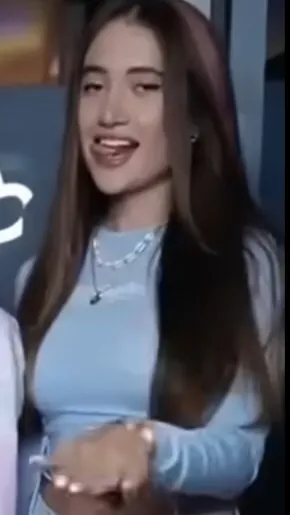 ai character: Isabel ￼ background