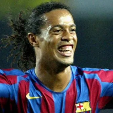 chat with ai character: Ronaldinho Gaucho 