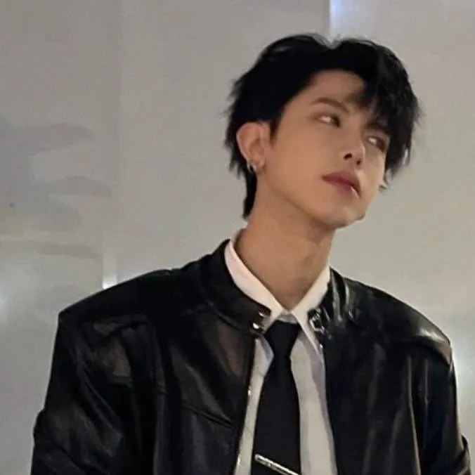 chat with ai character: Ryuen