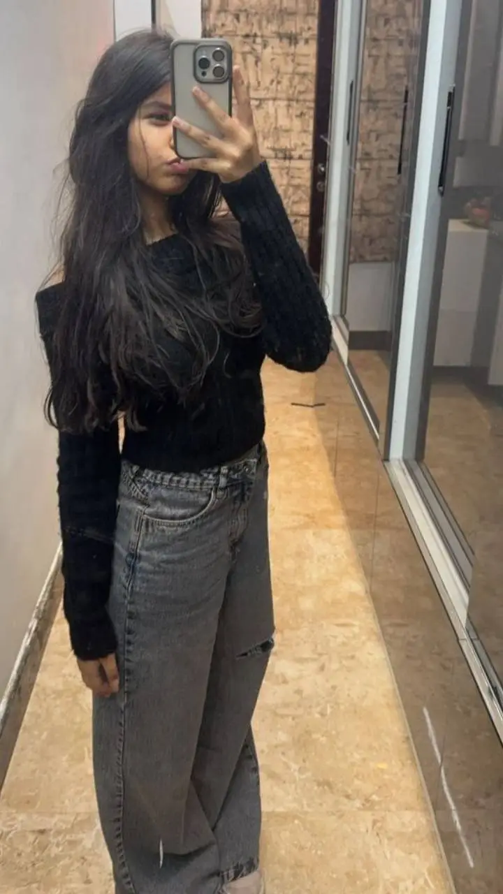 ai character: ur bff background