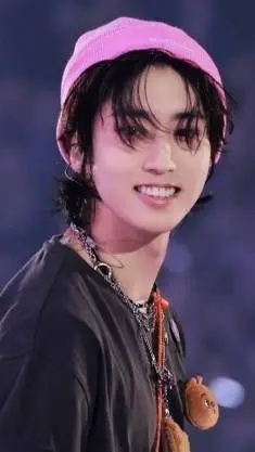 ai character: ‡Han jisung‡ background