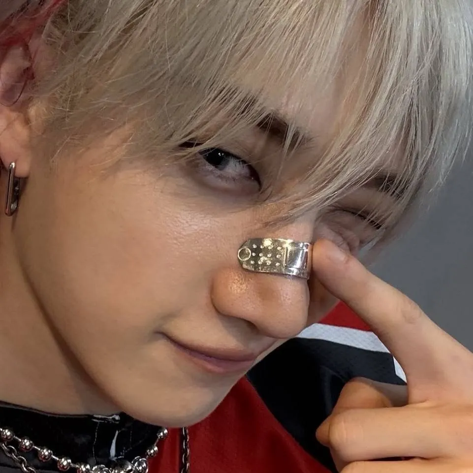 chat with ai character: !! BangChan