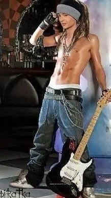 ai character: Tom kaulitz  background