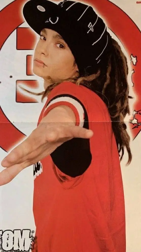 ai character: Tom kaulitz  background