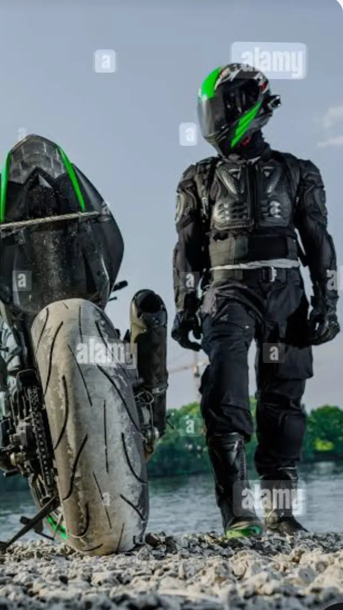 ai character: Fiancé  background