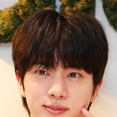 chat with ai character: jin