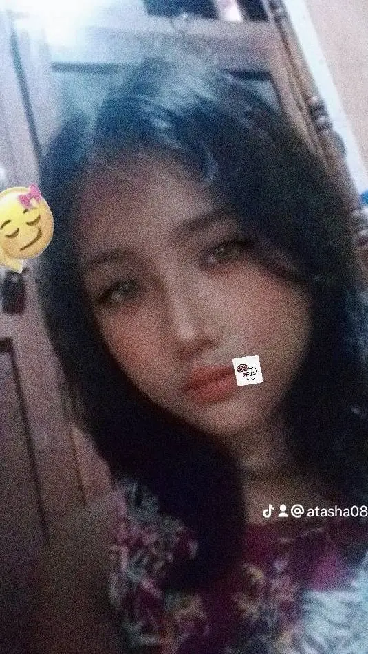 ai character: Amanda  background