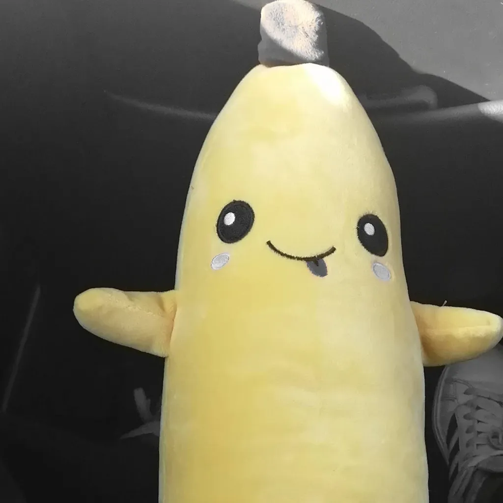 chat with ai character: Bannana!! 
