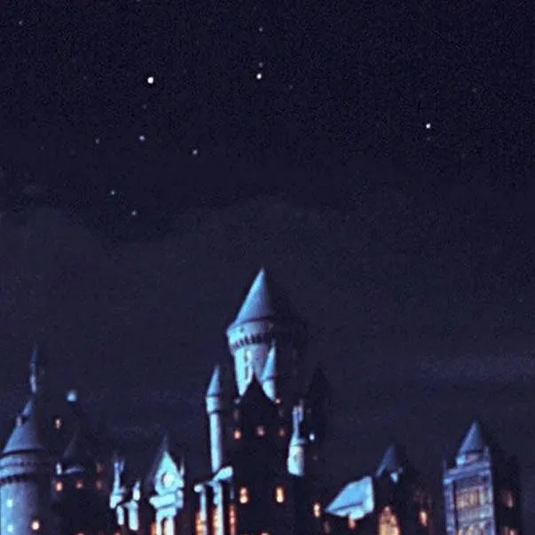 chat with ai character: Hogwarts